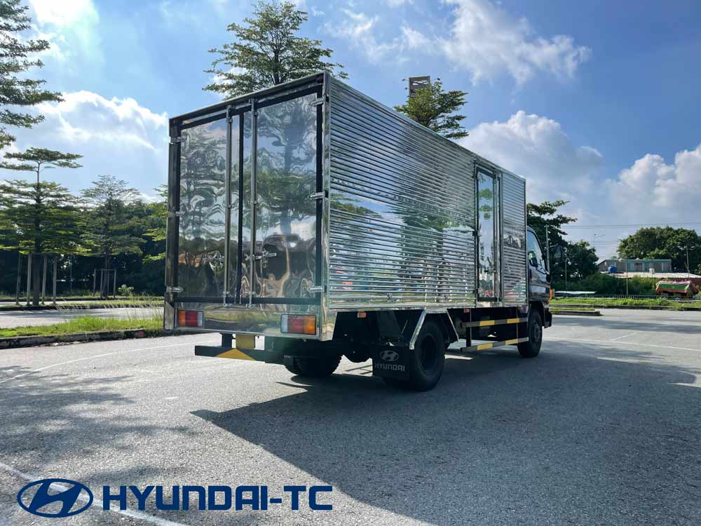 Giá xe tải 7 tấn thùng kín Inox | Hyundai Mighty 110SP